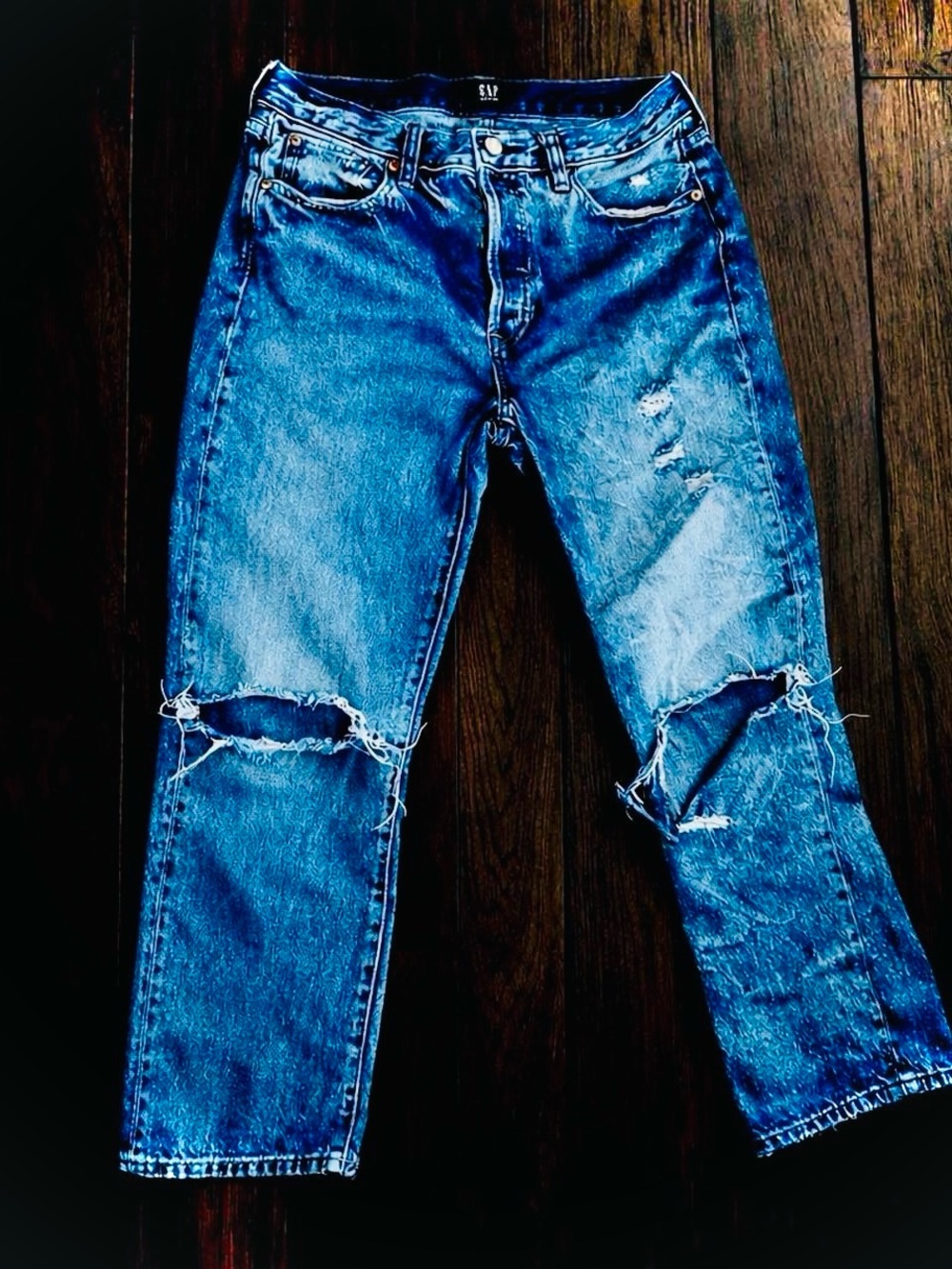Gap Women’s Boyfriend Style Ripped Jeans size 4